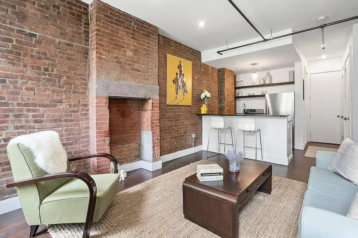 Lofty One Bedroom in Clinton Hill