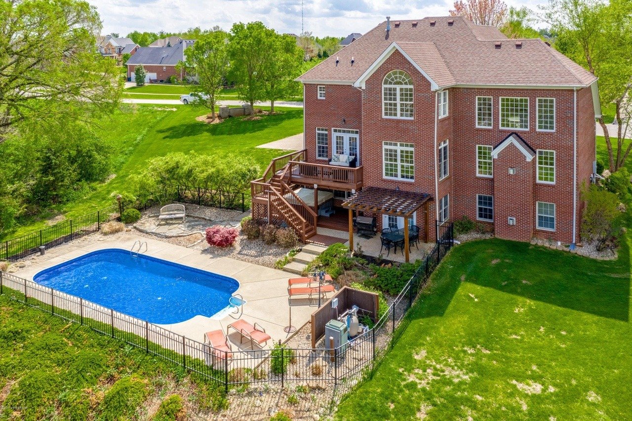 6111 Hensley Rd
