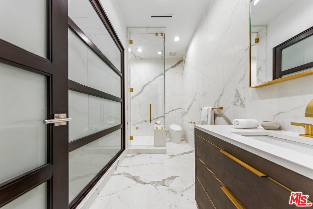 9374 Beverly Crest Dr