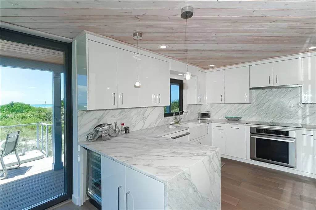 508 Beach Rd