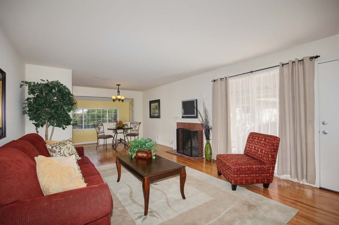 Just Listed! Darling 3 Bedroom Off Eastern Ave!