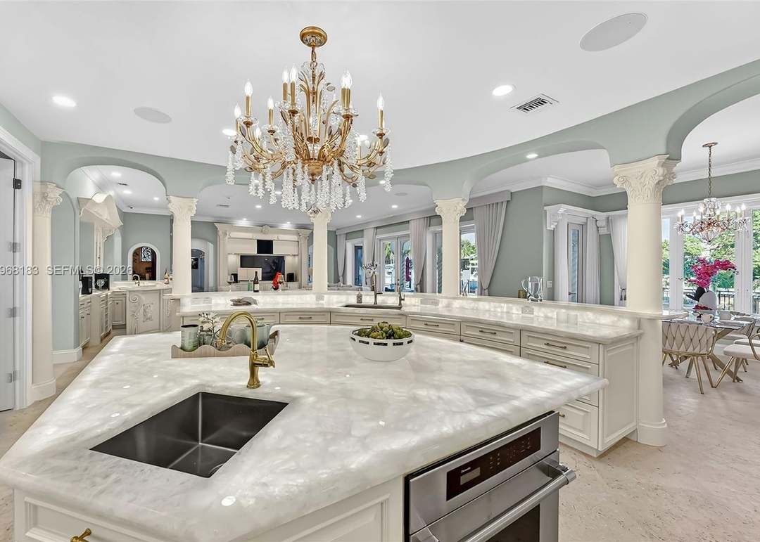 628 Coral Way
