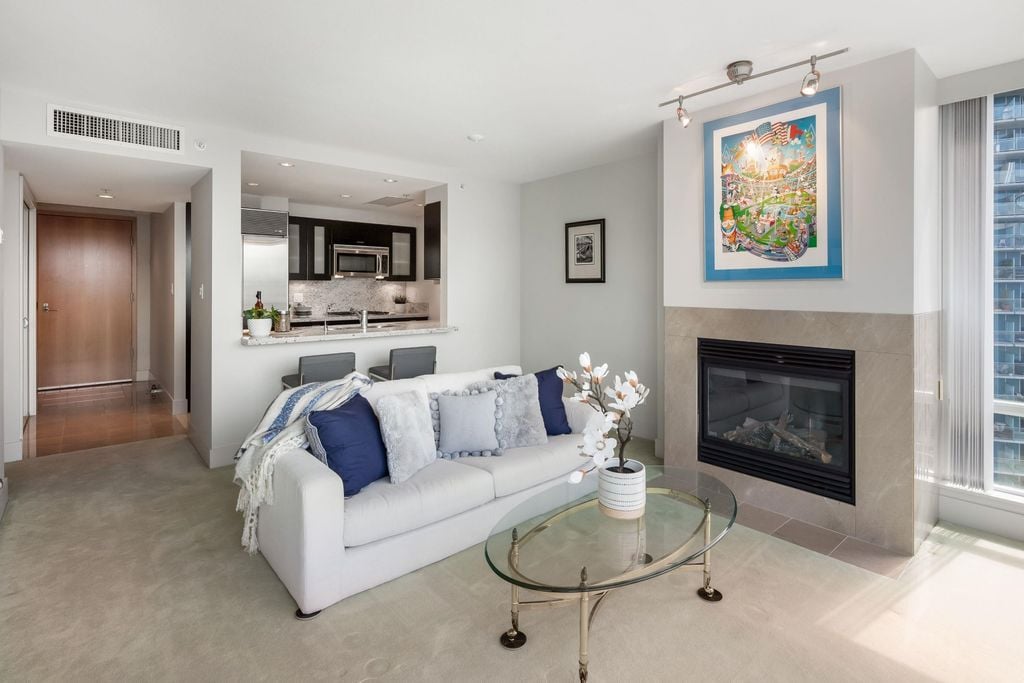 590 Nicola St, #2205