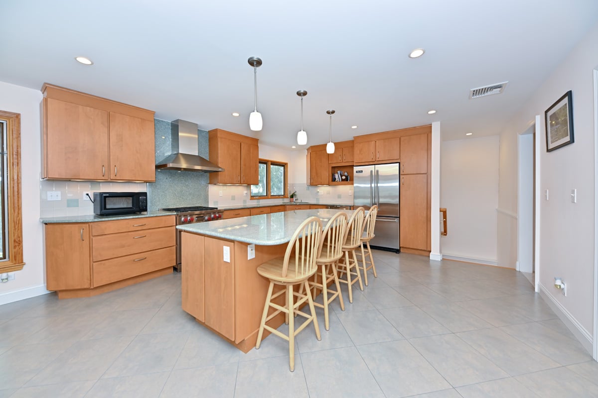 23 Spruce Pl