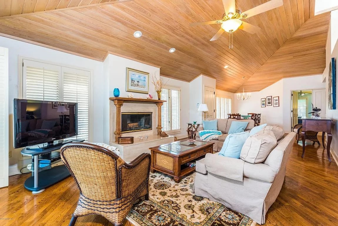 186 Sea Hammock Way