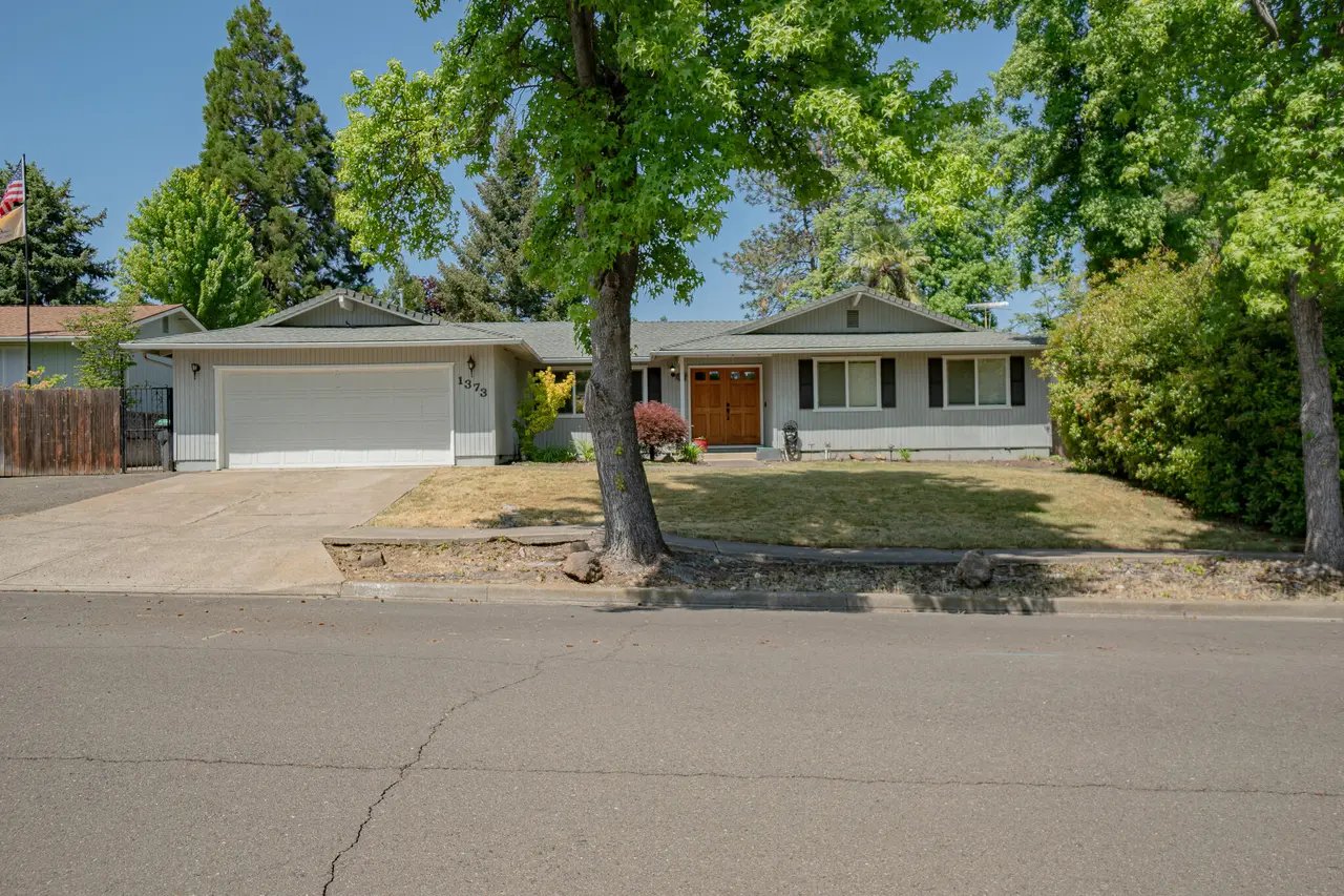 1373 Ramada Ave