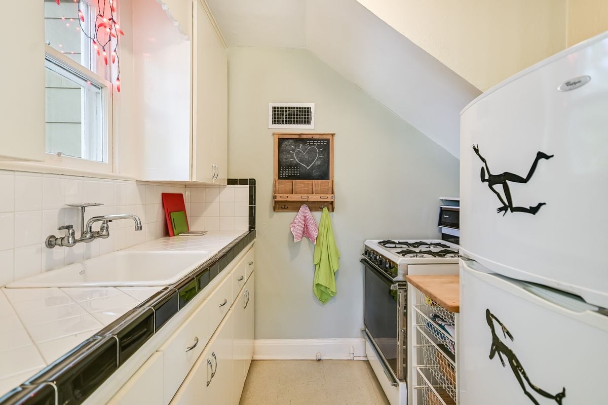 204 W 32nd St
