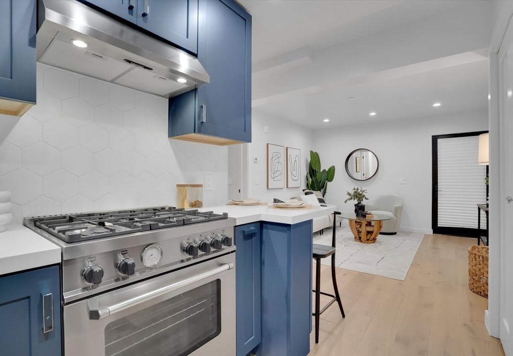 3443 20th St #B, San Francisco, CA 94110