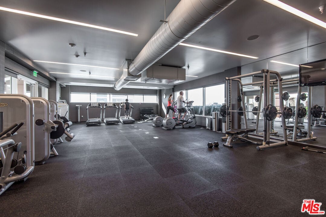 6250 Hollywood Blvd, #10L