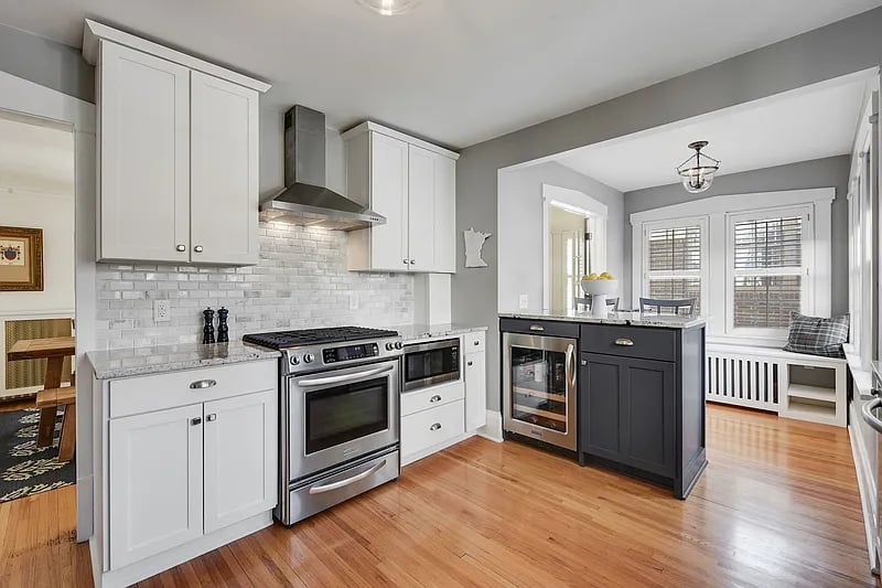 1249 W Minnehaha Pkwy