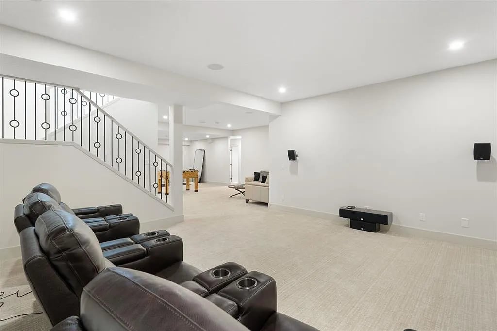 73 N Waters Edge Gdns