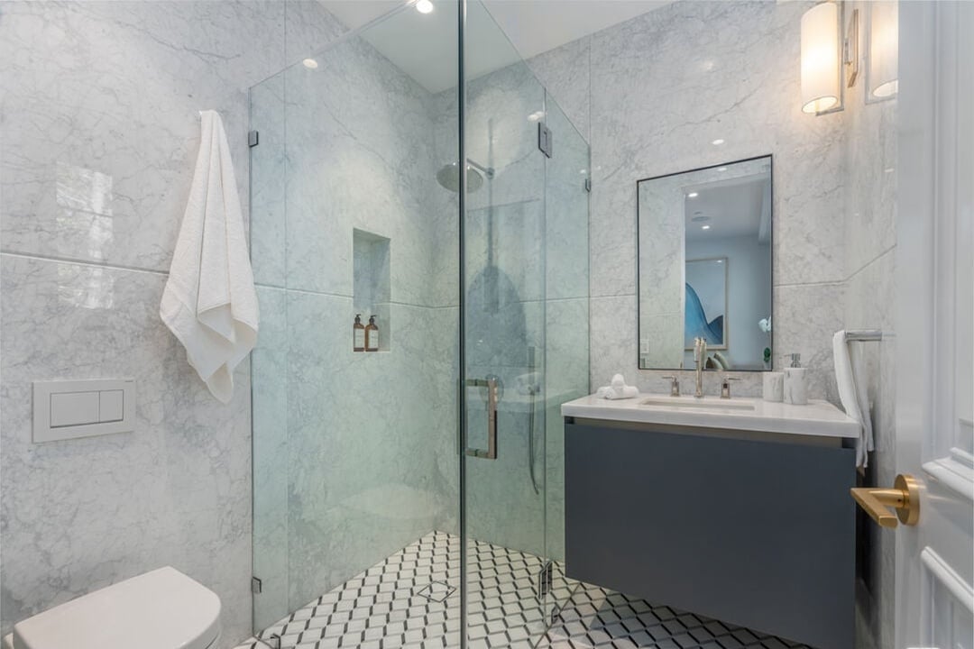 Silverreach Pavilion, N Hillcrest Rd, 90210