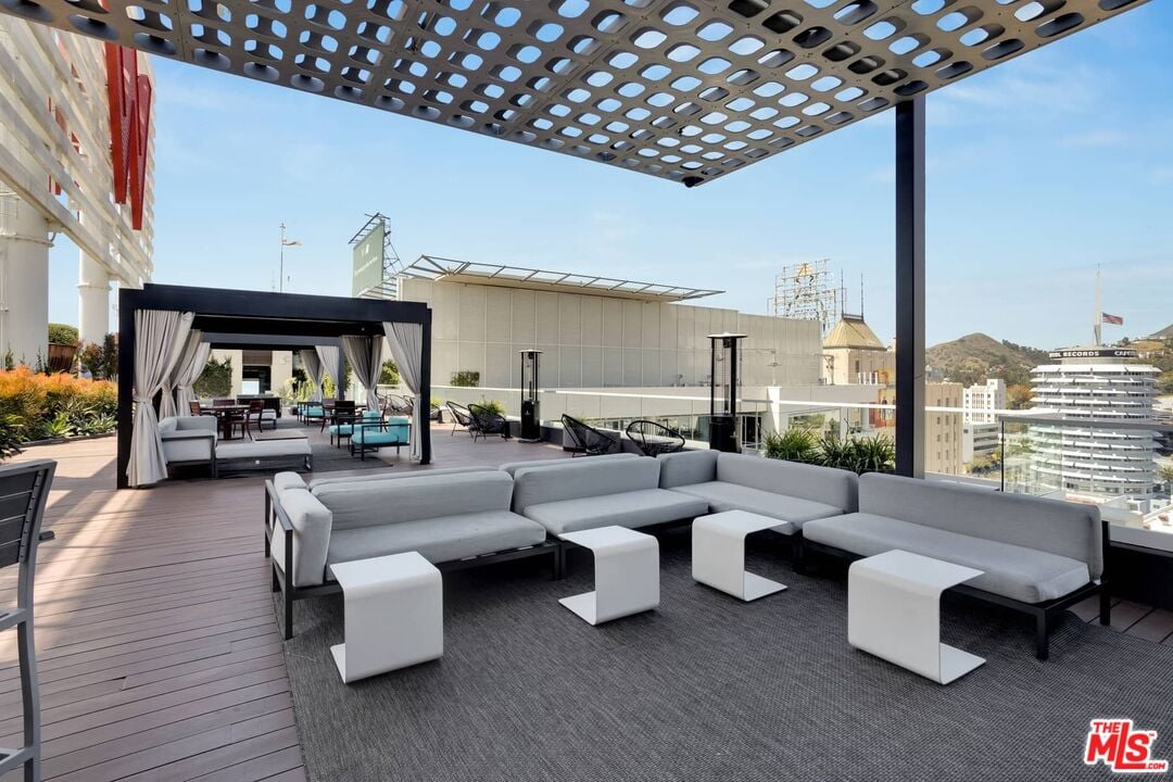 6250 Hollywood Blvd, #15A/B