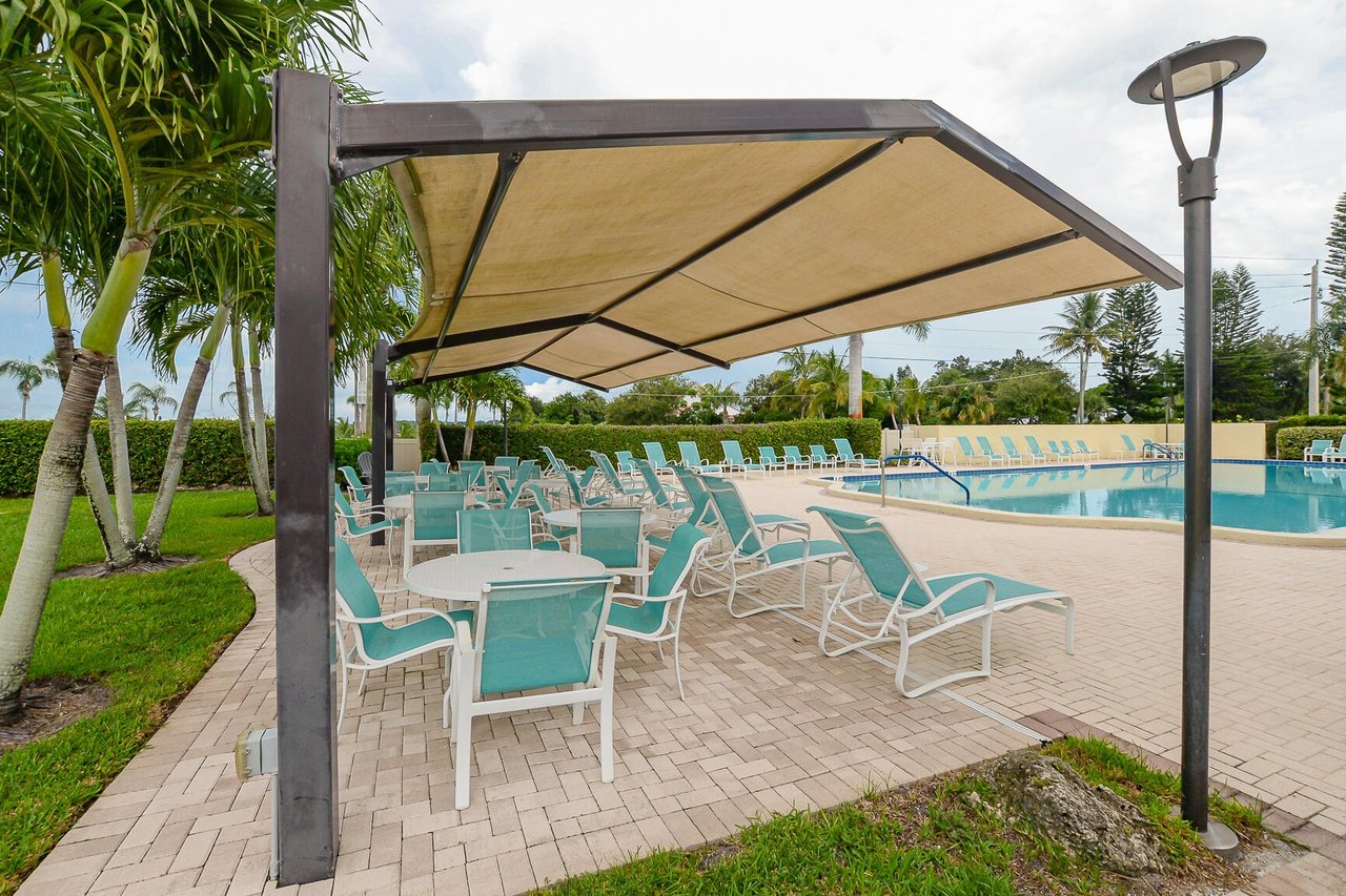 1800 SE Saint Lucie Blvd, #9-305