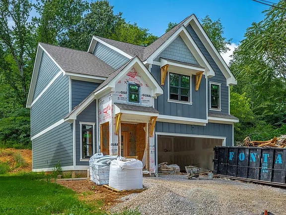 627 Lullwater Rd