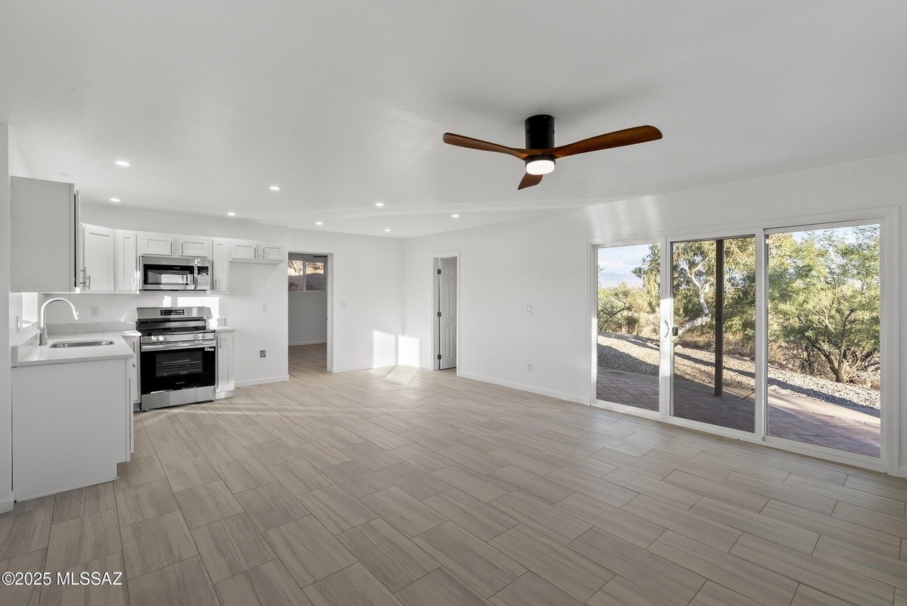 5240 E River House Rd