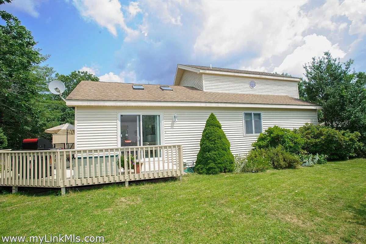 137 Charles Neck Way