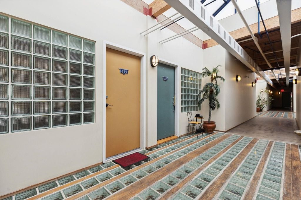 2556 E Hastings St, #314