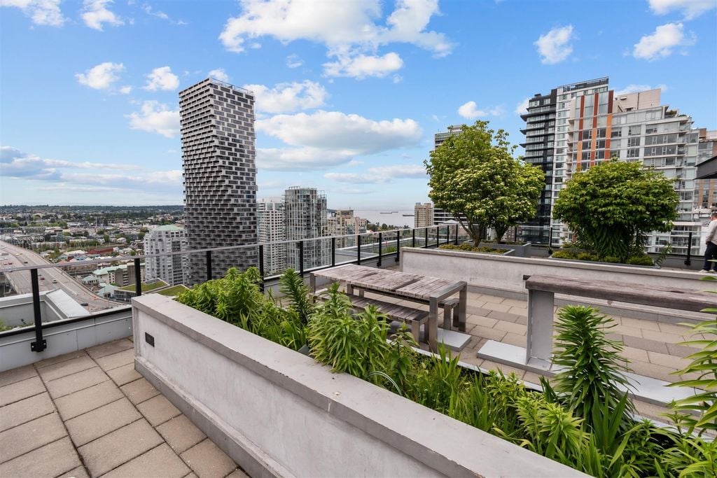 1325 Rolston St, #2305
