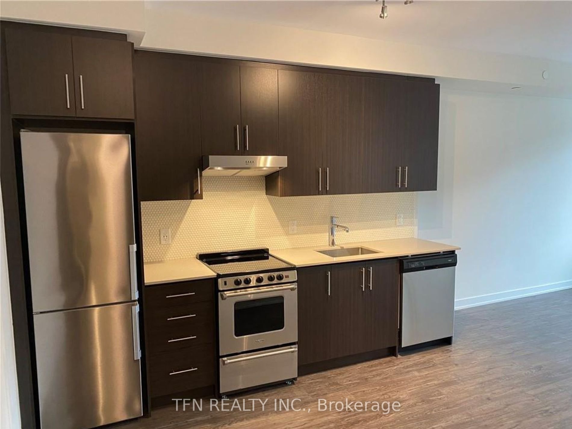 212 King William Street Unit: 910