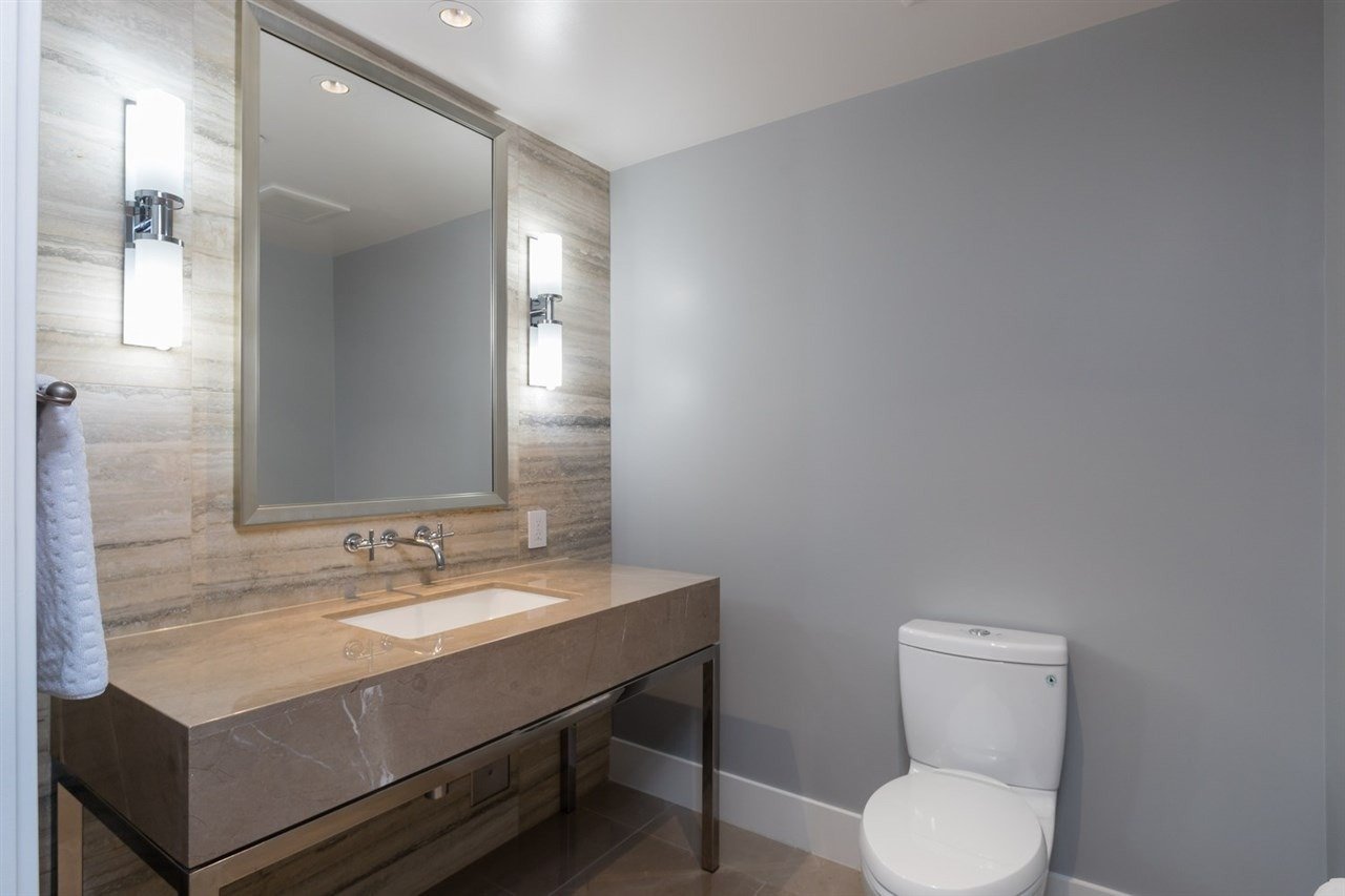 667 Howe St, #3904