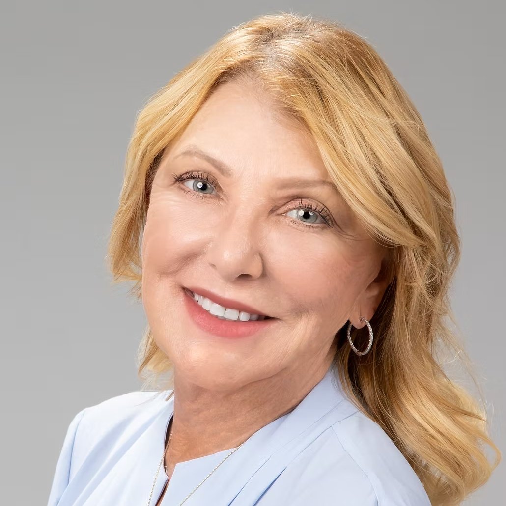 Becky Martin Fort Lauderdale, FL Real Estate Agent Headshot