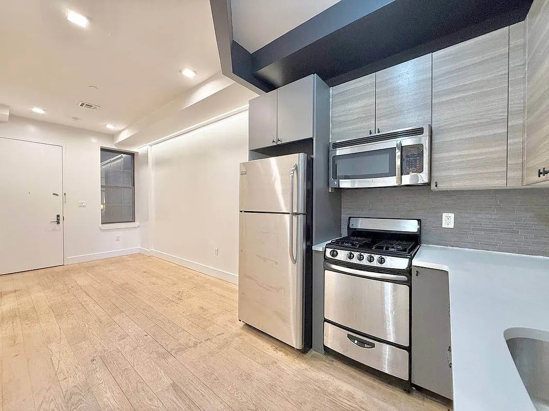 1319 Bedford Ave 4F