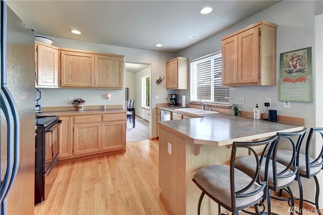 8605 14th Pl SE