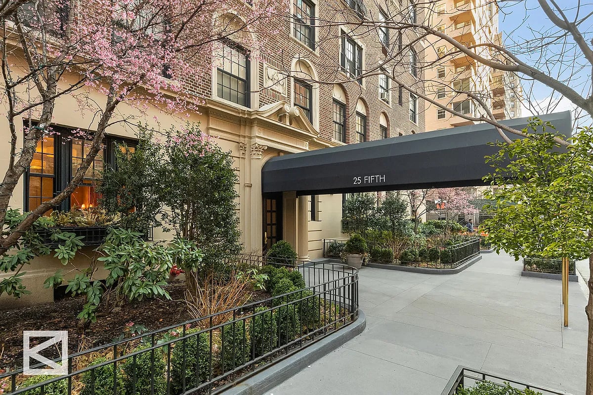 25 5th Ave, #11G