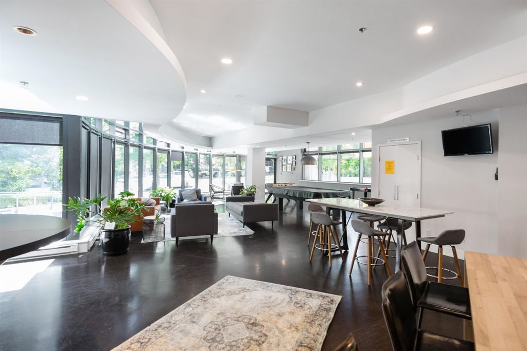 501 Pacific St, #402