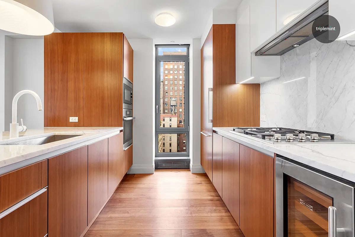 35 W 15th St, #11E