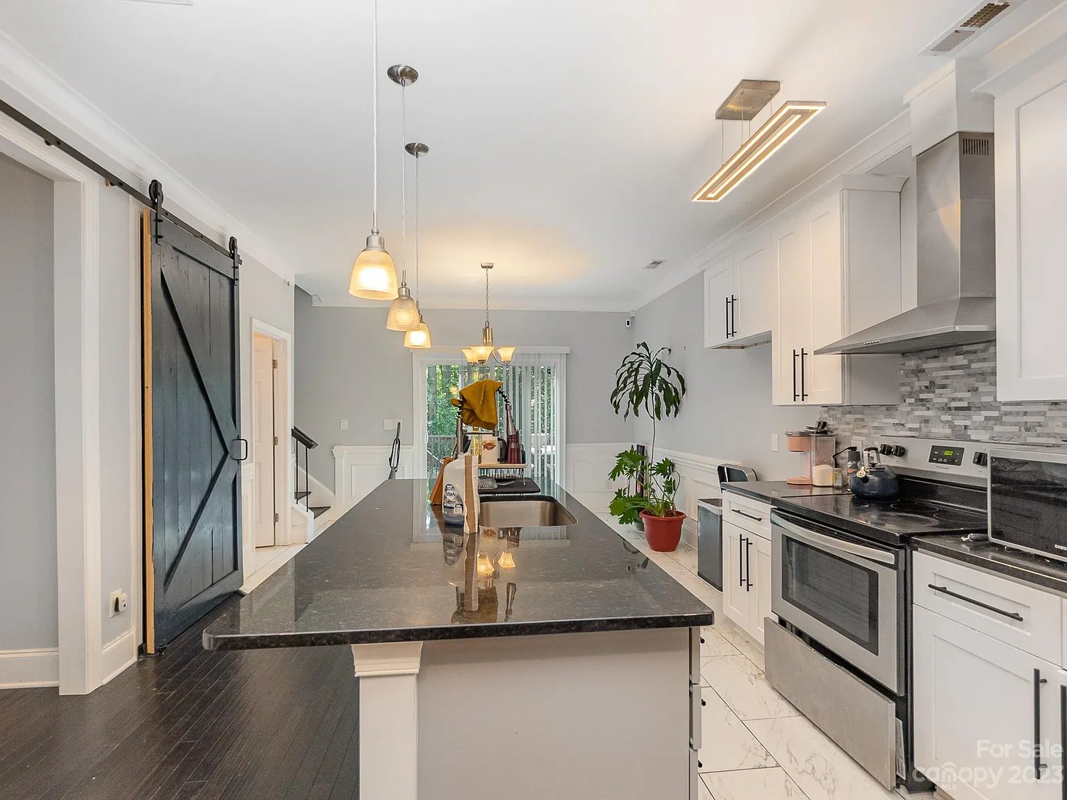 2315 Sunset Blvd