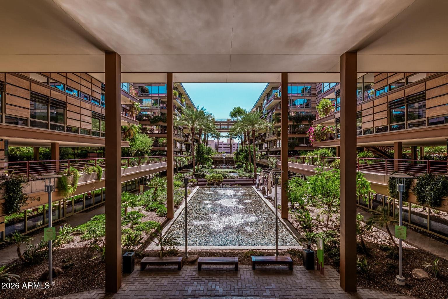 7121 E Rancho Vista Dr, #2006