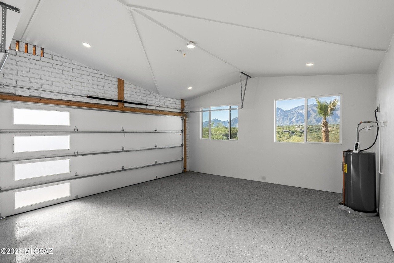 5240 E River House Rd