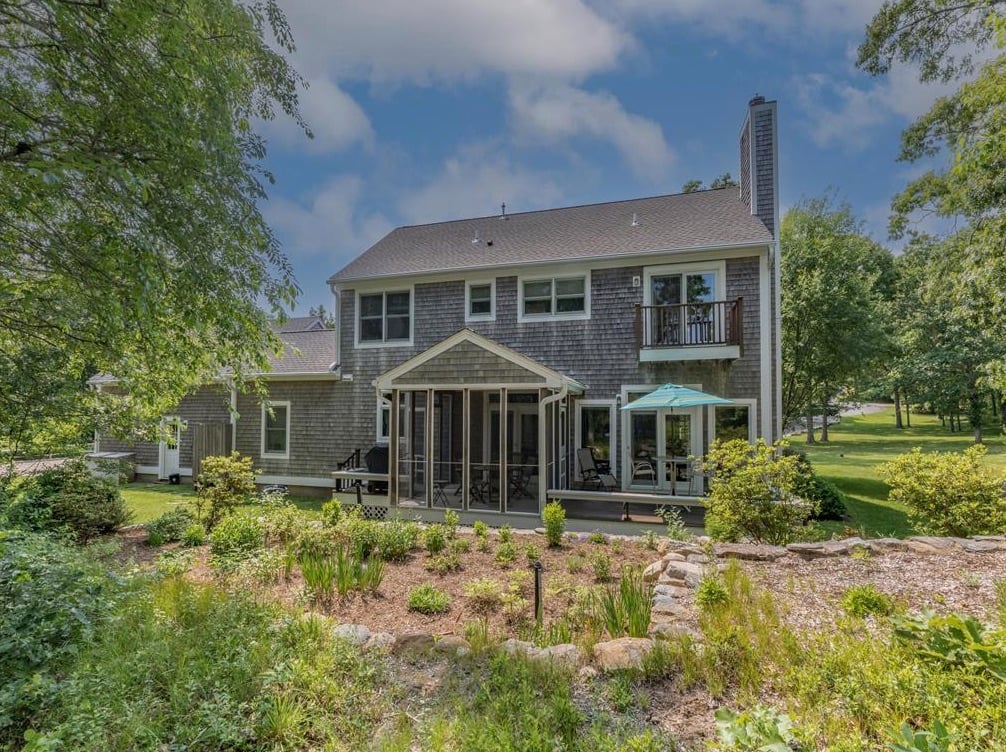6 Fresh Pond Rd