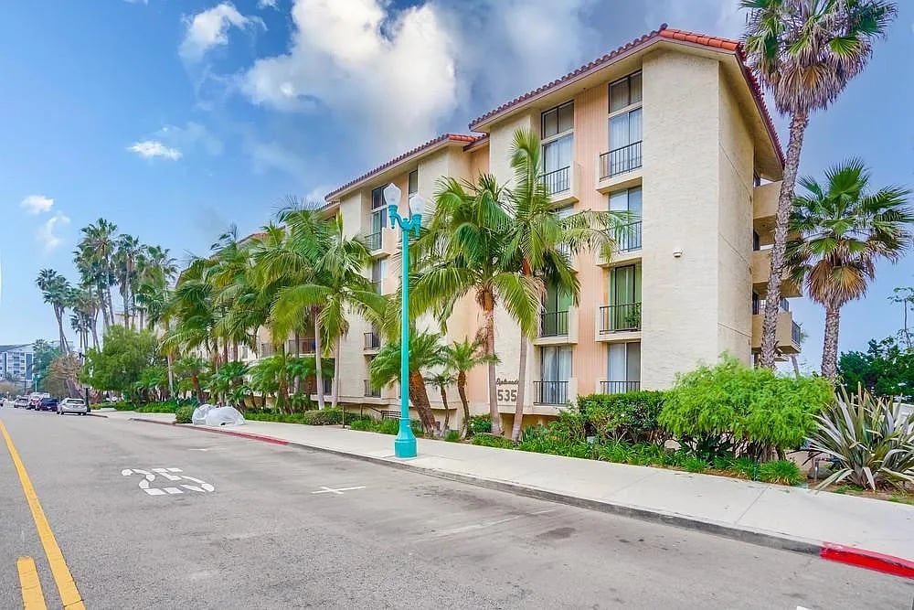 535 Esplanade Apt 602