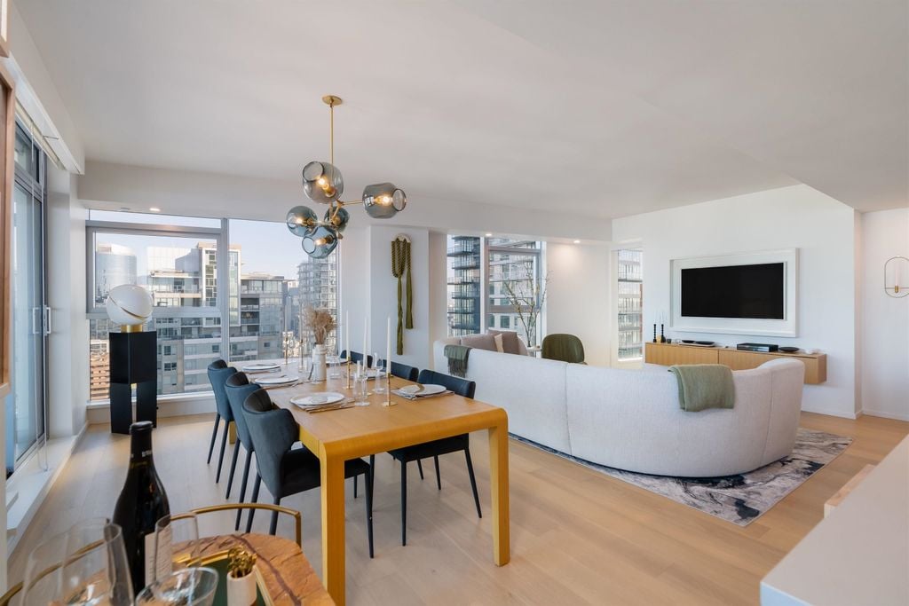 889 Pacific St, #3103