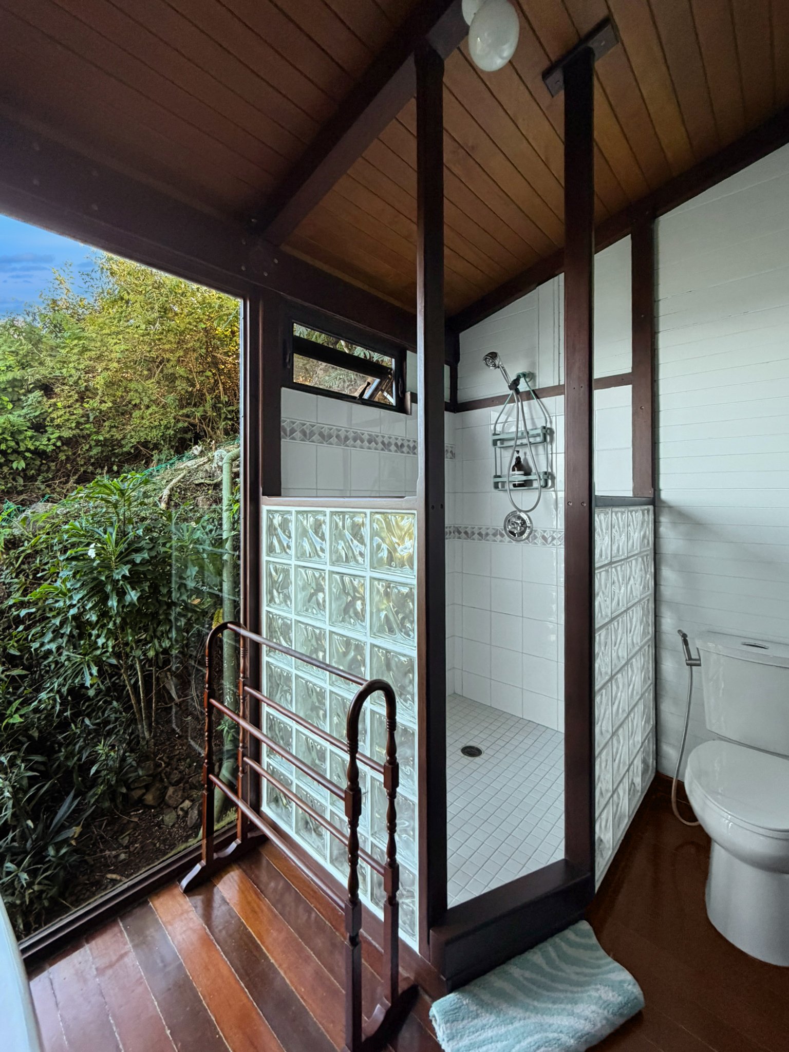 1105 Villa Botanica