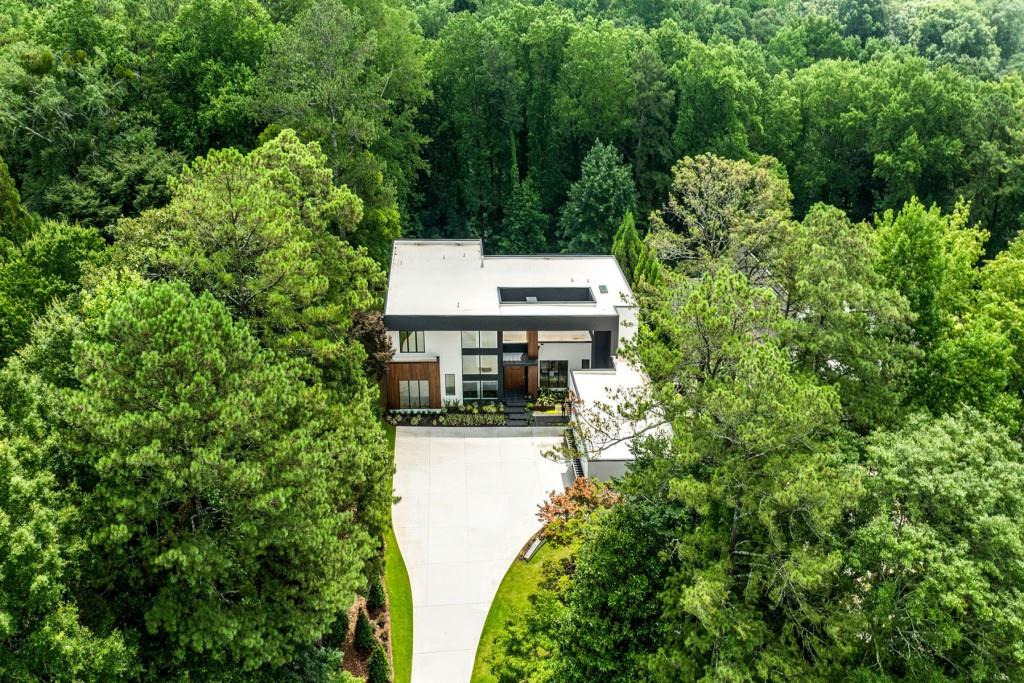 Lake Forest Dr