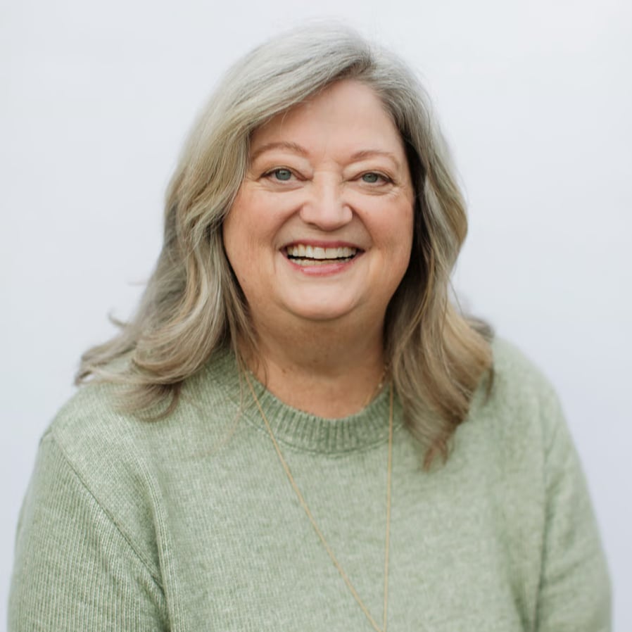 Cathi Anne Harrisonburg, VA Real Estate Agent Headshot