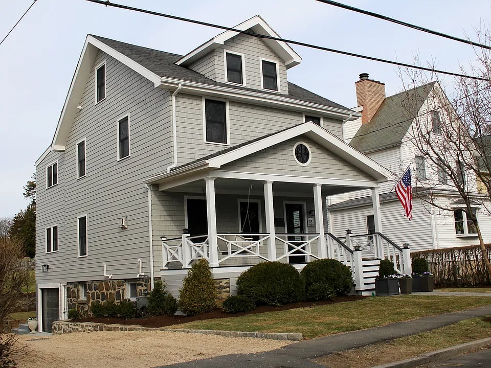 18 Connecticut Ave