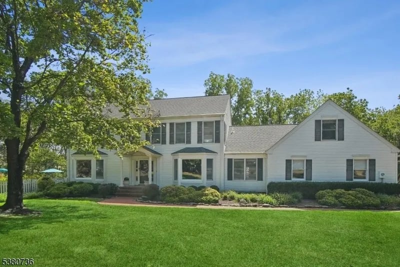 18 Flintlock Rd