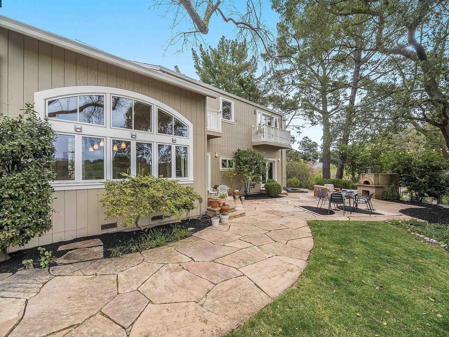 37 Bacon Ct