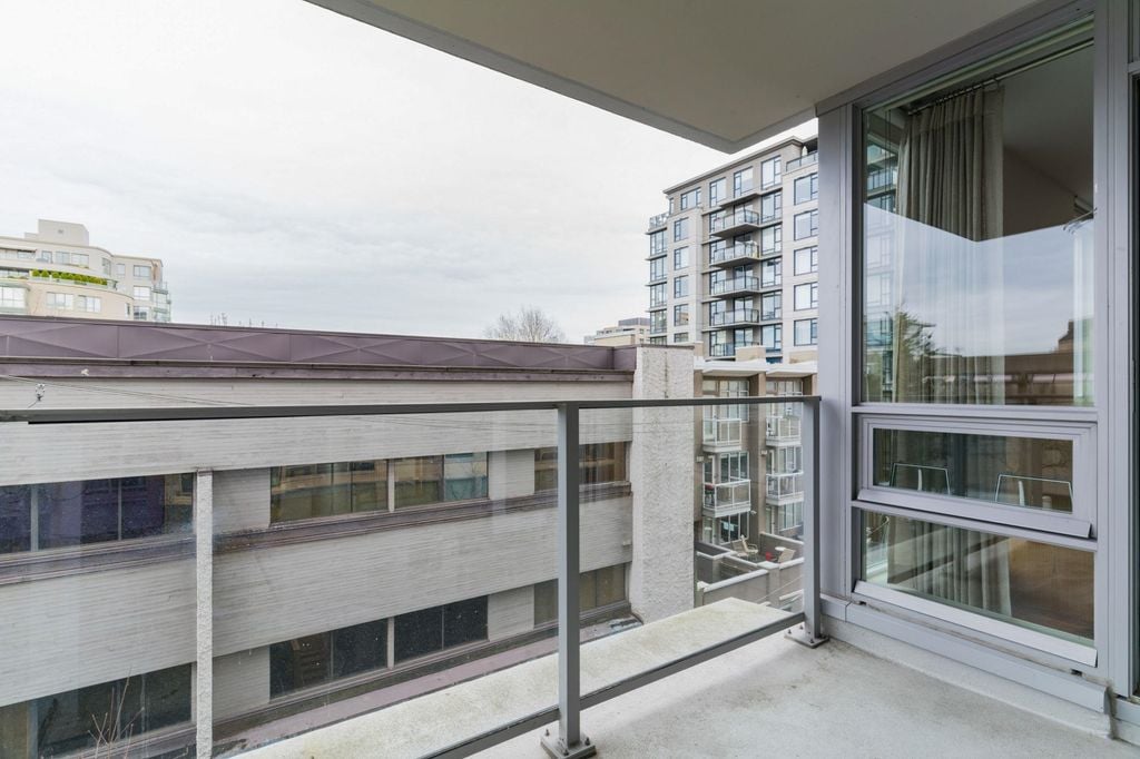 1675 W 8th Ave, #309