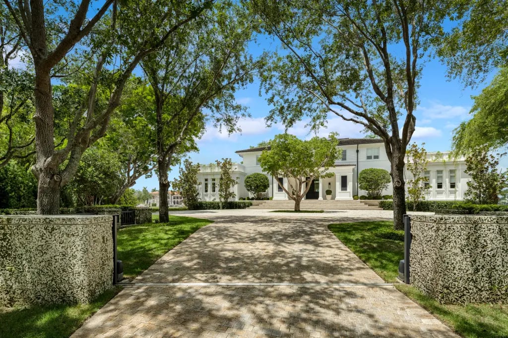 Robbie Williams is buying a $40M Florida mansion with an 18-car garage