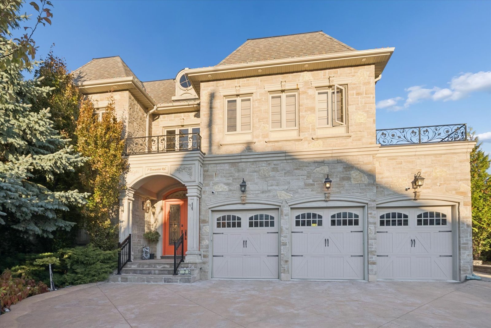 7 Toscanini Rd 