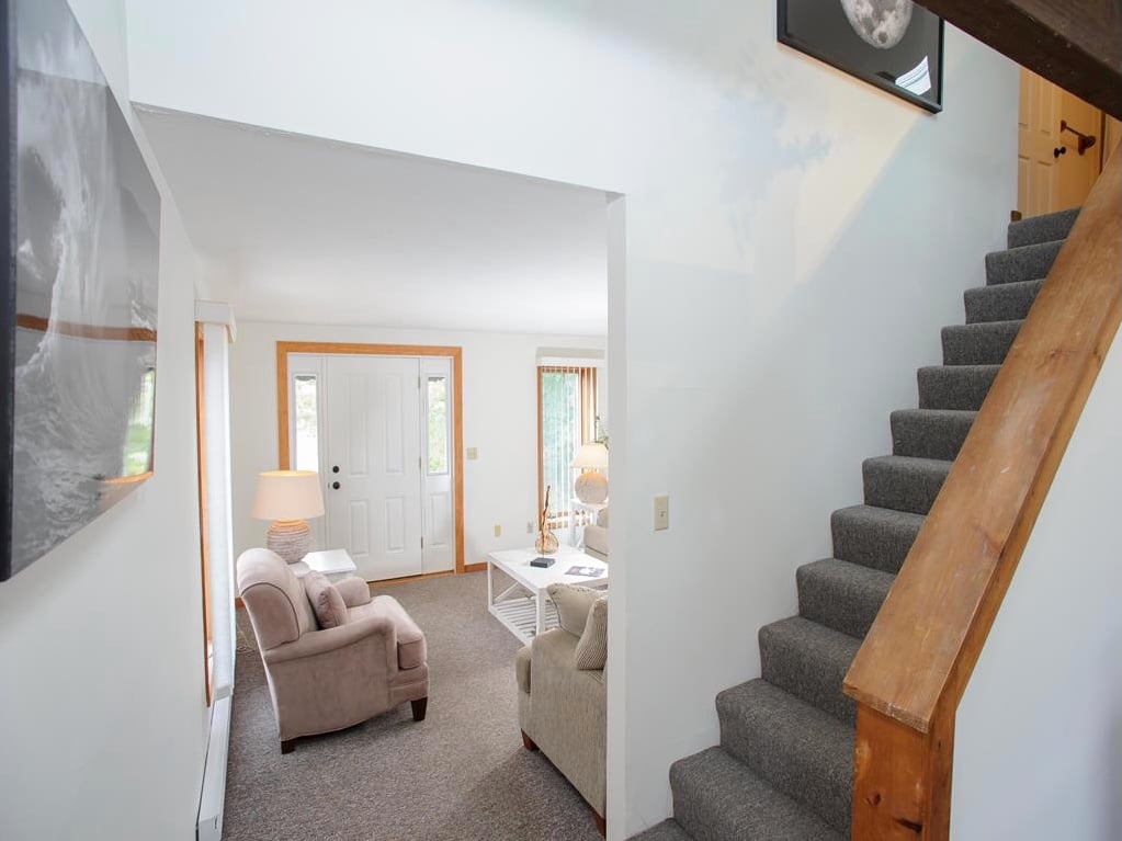 27 Schoolhouse Rd