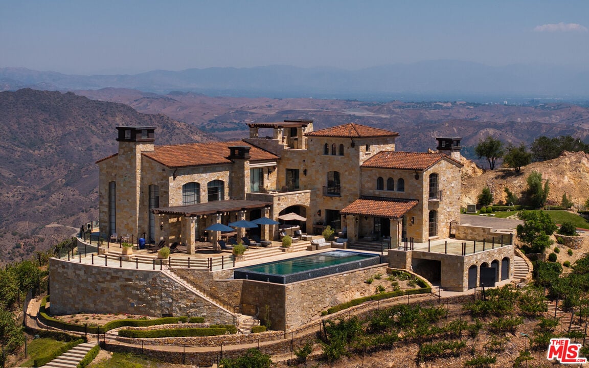 340 Kanan Dume Rd