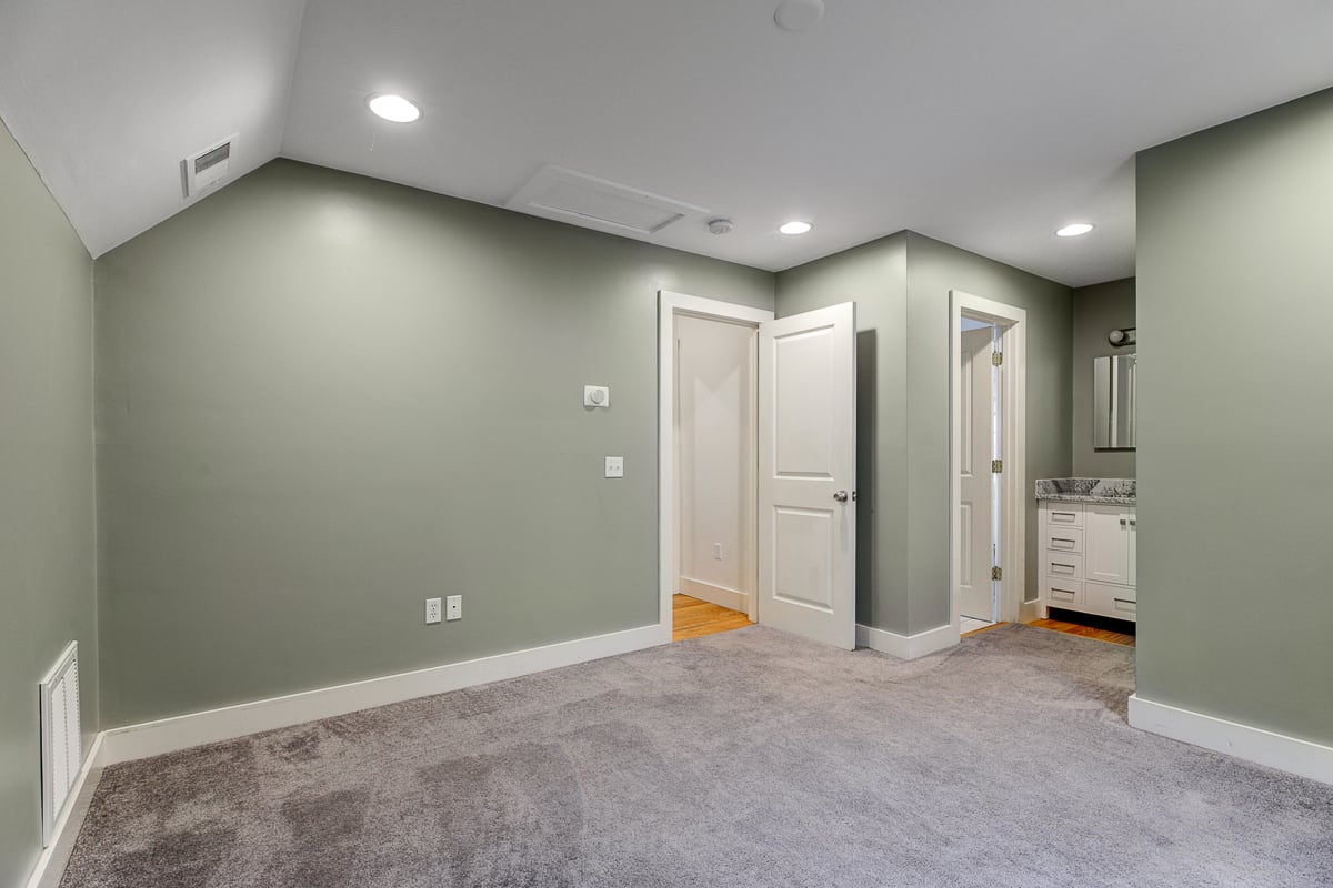 79 Garfield Street, Newport, RI 02840