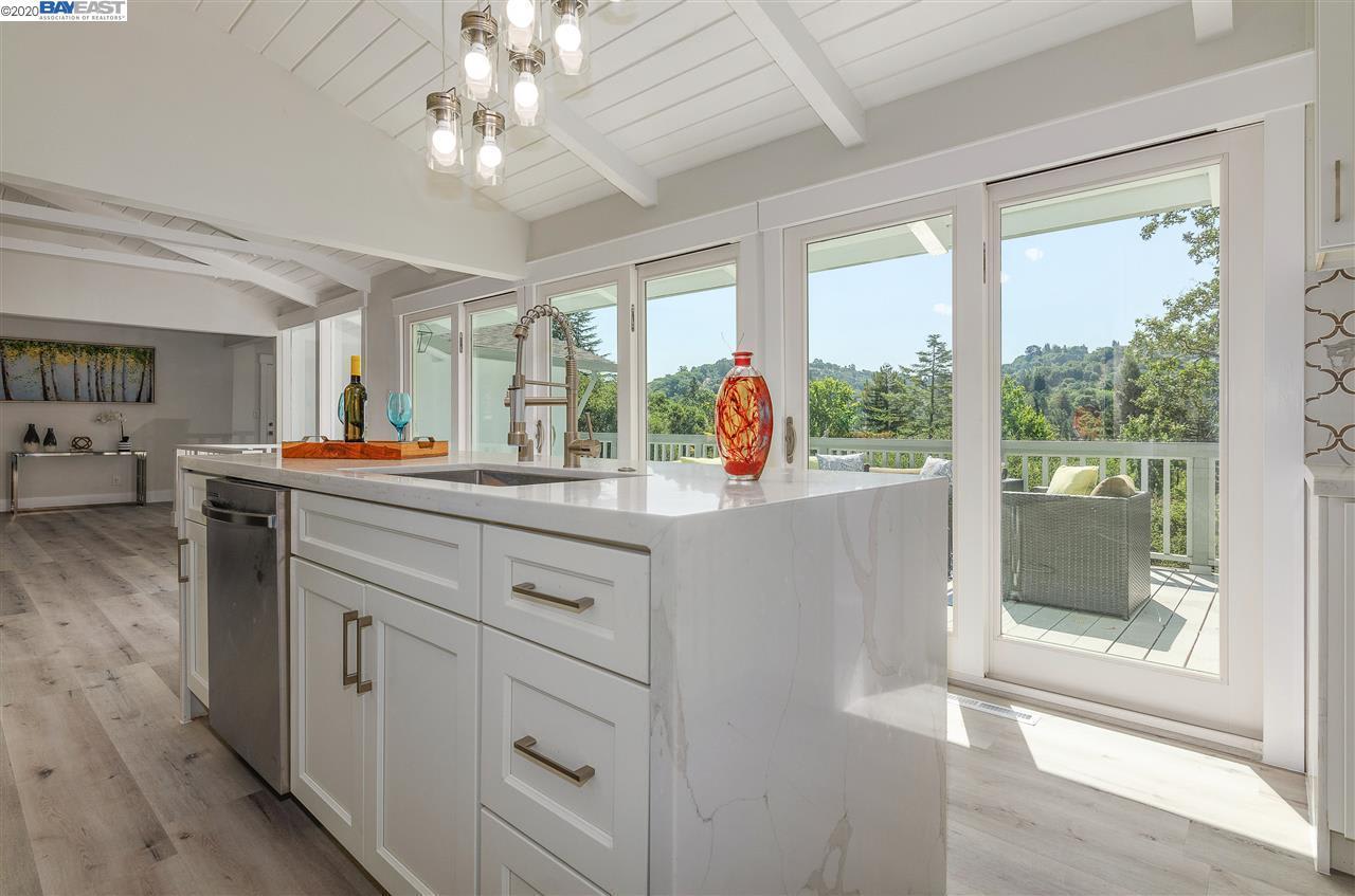 6 Saint James Ct, Orinda 